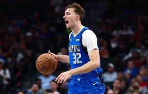 18岁310天！弗拉格单场至少20分4板4助且0失误 NBA历史最年轻