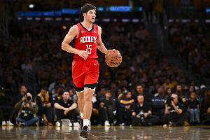 今天是极品探花！谢泼德24分钟11中6砍下15分4板8助 正负值+9