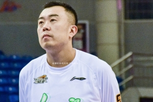 张陈治锋：韩德君是辽篮的一面旗帜 盼未来和他一样为辽篮做贡献