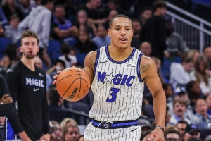 灾难发挥！贝恩15中4&三分4中1拿12分5板2助 正负值-21