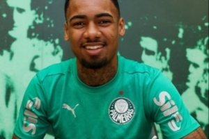 帕尔梅拉斯主帅盛赞21岁小将阿兰：他应该得到涨薪