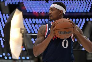 比尔：上场时间限制很难找到状态 但这是对自己和球队最好的选择