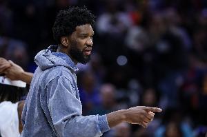 队记：恩比德伤病管理明日缺阵 这是计划内的休息&未出现新问题