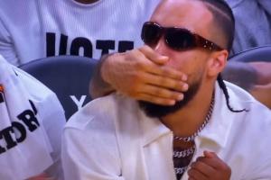 骂多脏啊？狄龙在板凳上喷人吃T 队友伸手挡住了他的嘴