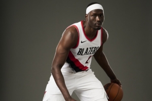 媒体人：开拓者内线就缺里斯这样的 攻防能够适应多个位置