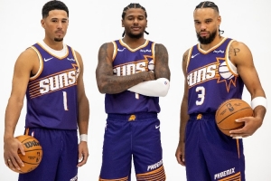 布克：看到了杰伦·格林潜力 我下场时他把控局势进攻极具侵略性