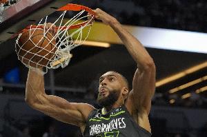 美记：戈贝尔是森林狼的内线大闸&防守支柱 兰德尔护框就稍差