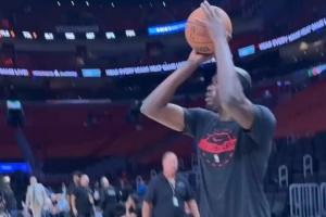 上场砍12分！开拓者官推晒里斯三分训练：满足粉丝的要求